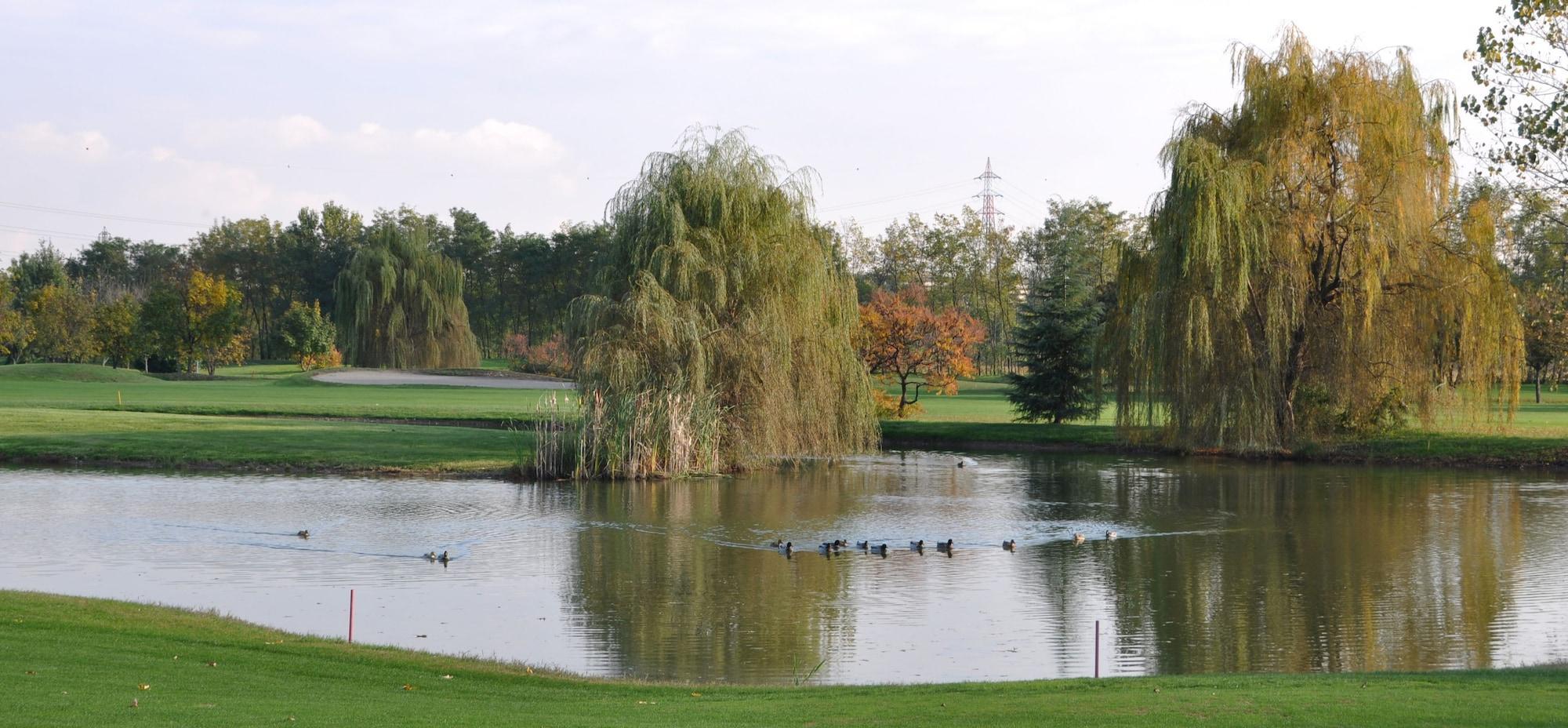 Golf Hotel Лаїнате Екстер'єр фото