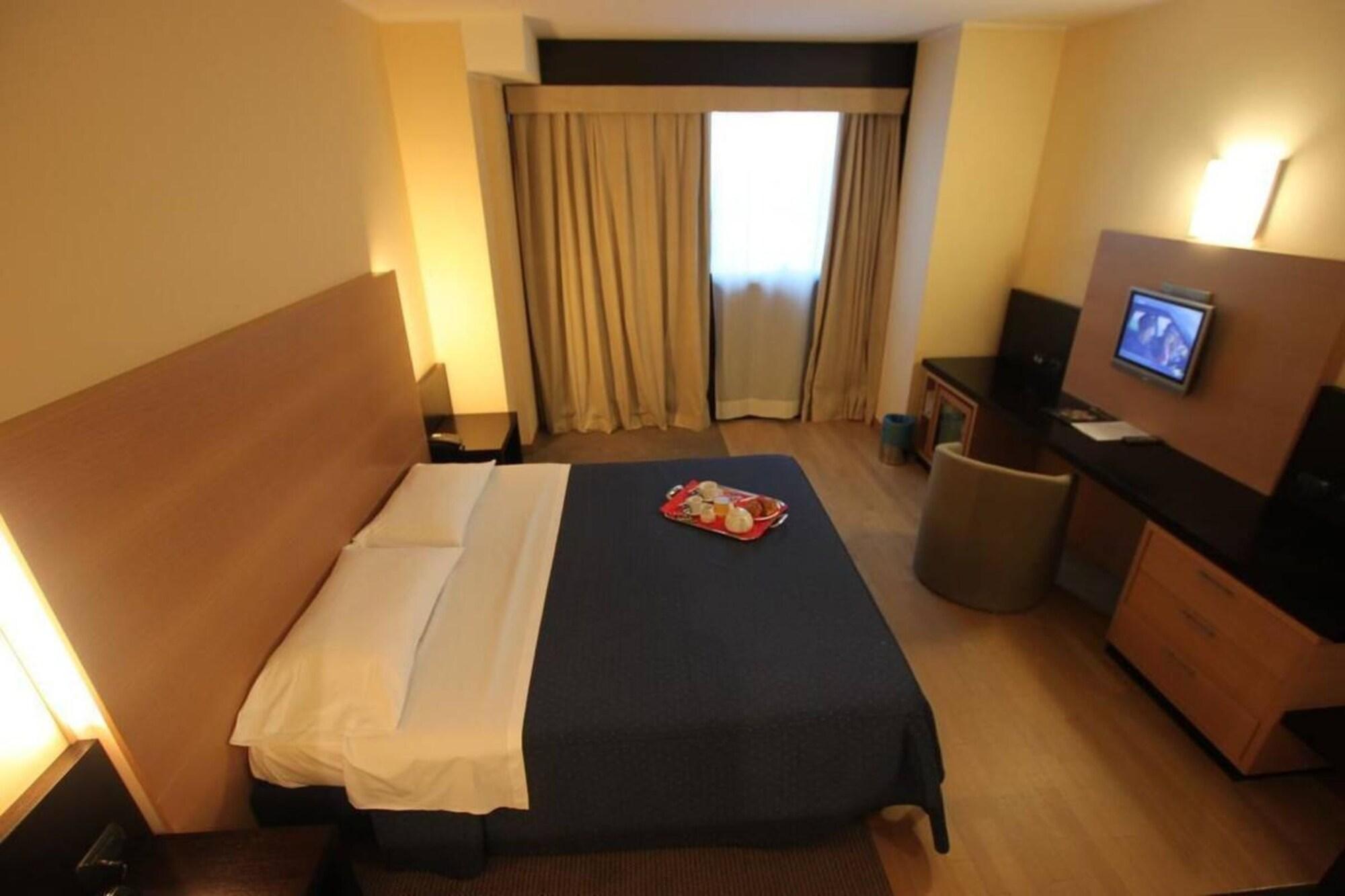 Golf Hotel Лаїнате Екстер'єр фото