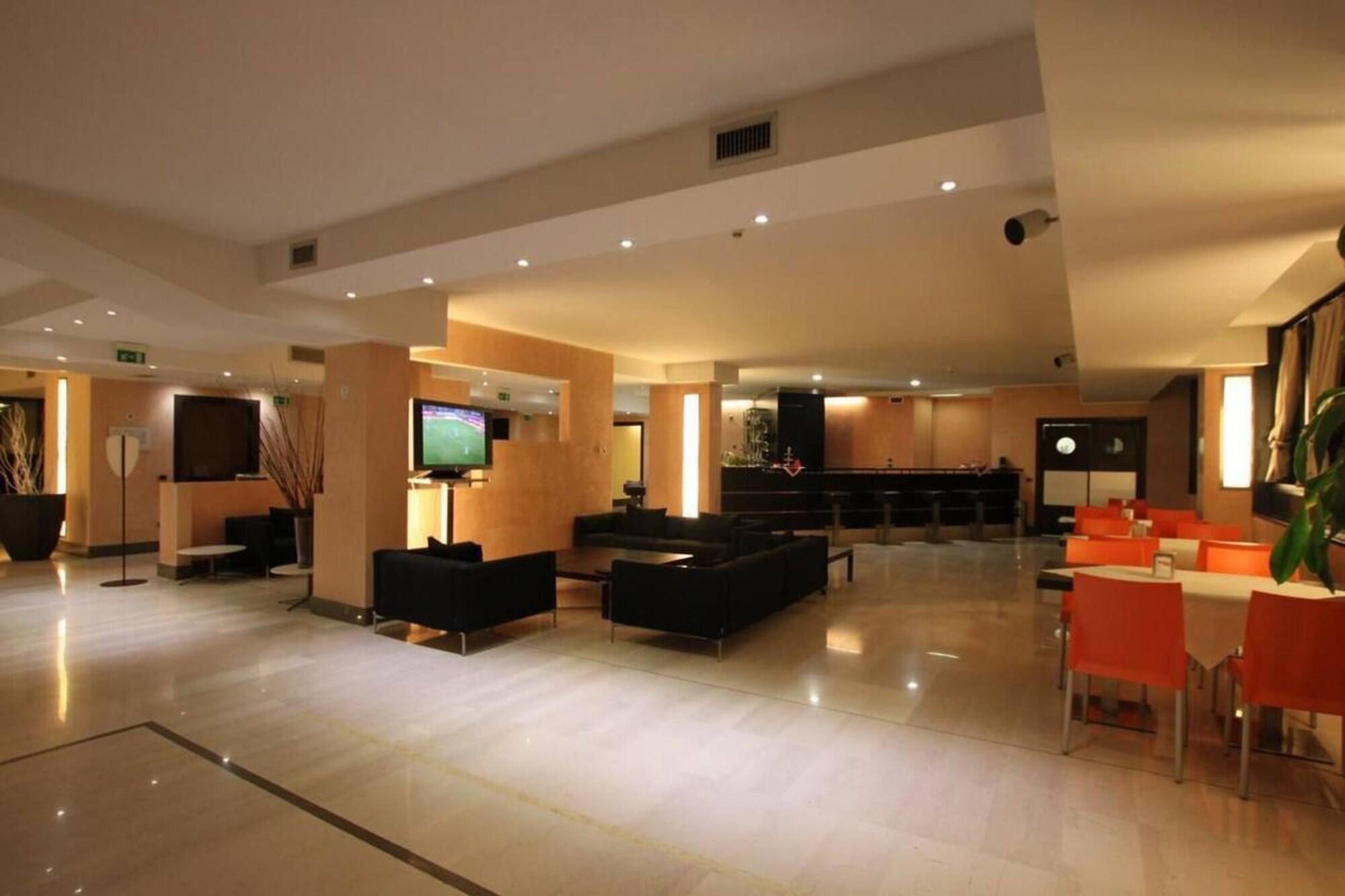 Golf Hotel Лаїнате Екстер'єр фото