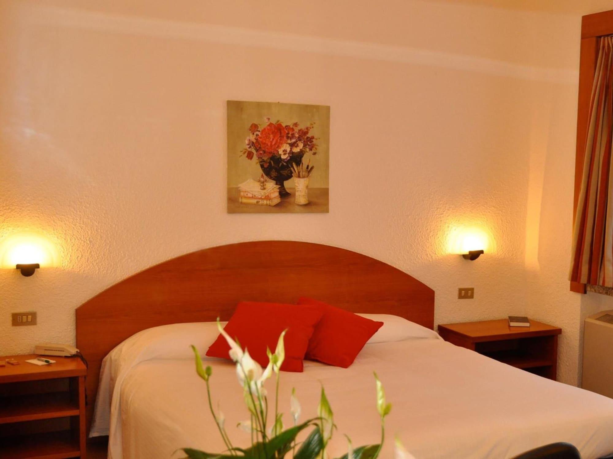 Golf Hotel Лаїнате Екстер'єр фото