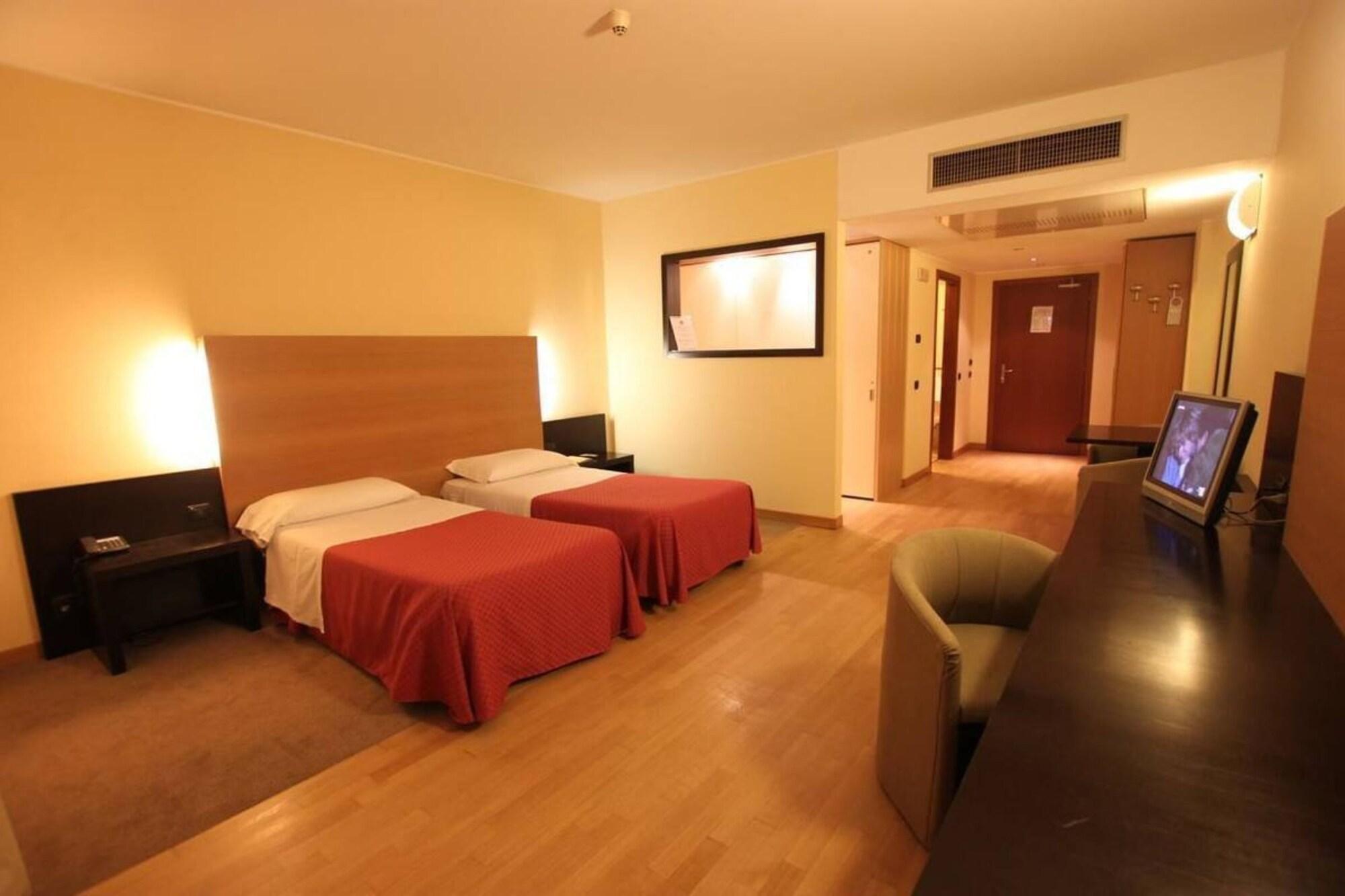 Golf Hotel Лаїнате Екстер'єр фото