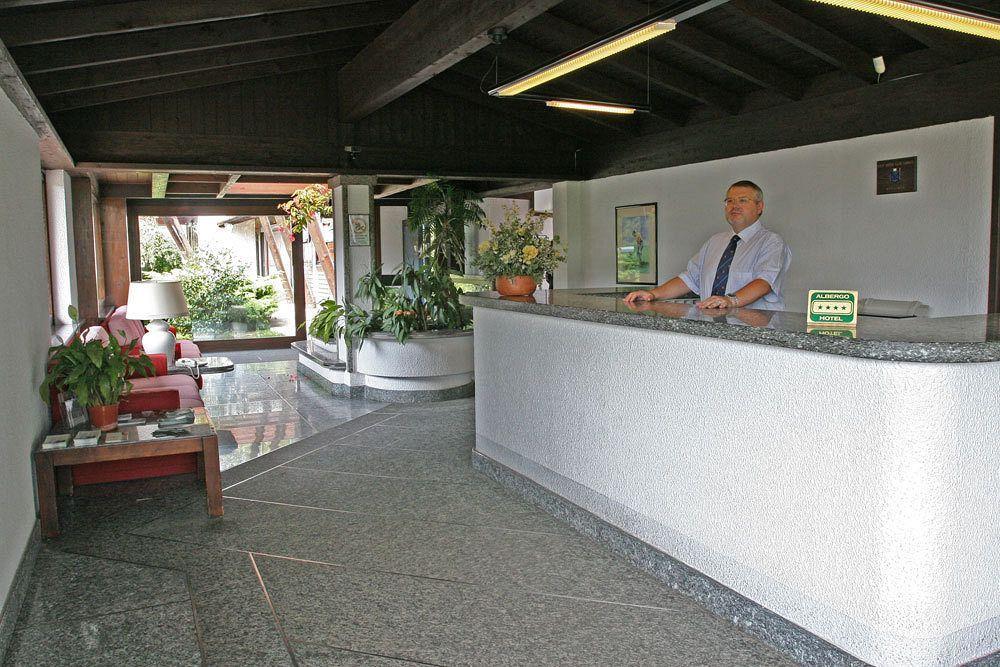 Golf Hotel Лаїнате Екстер'єр фото